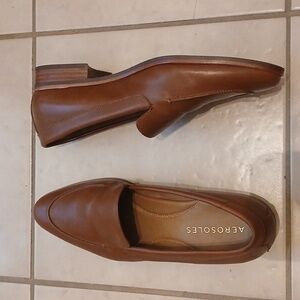 AEROSOLES Brown Leather Flats Sleek Slip-On Design
